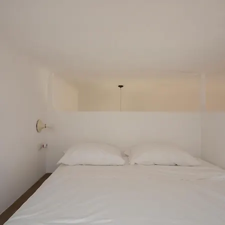 Xenia - Attic In Chinatown Апартаменты *